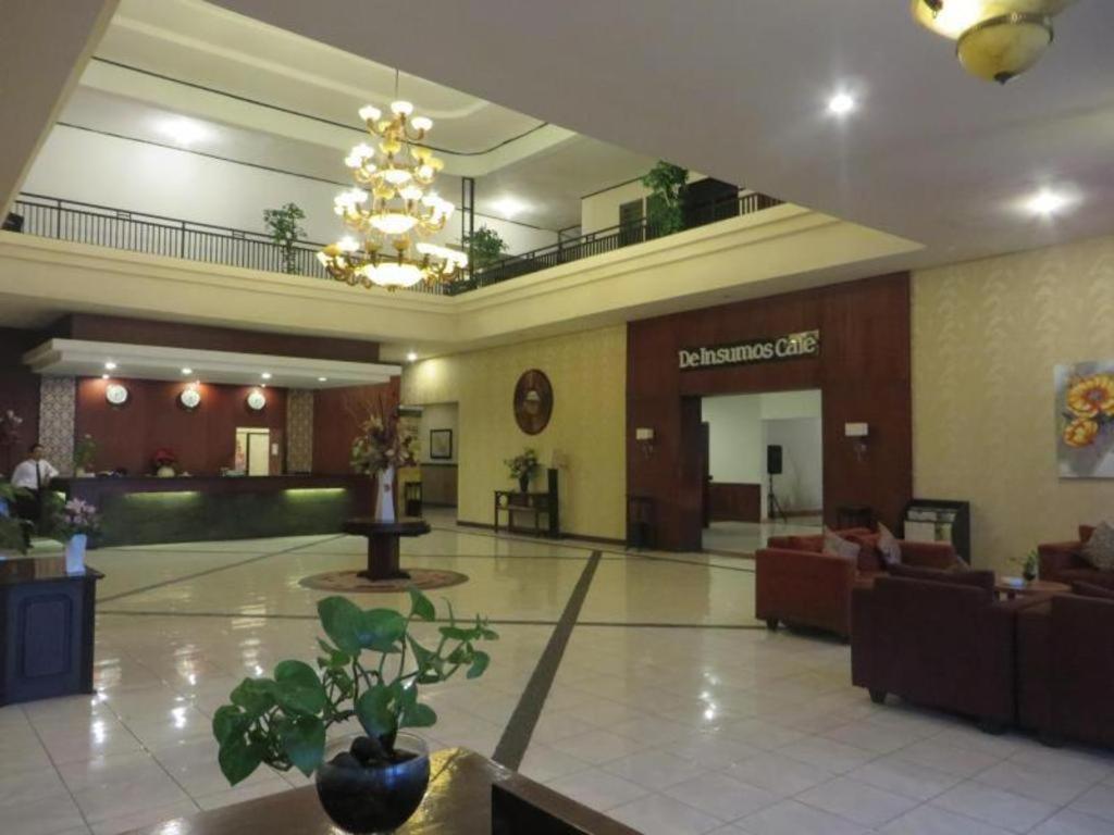 Insumo Palace Hoteles&Resorts Kediri  Exterior foto