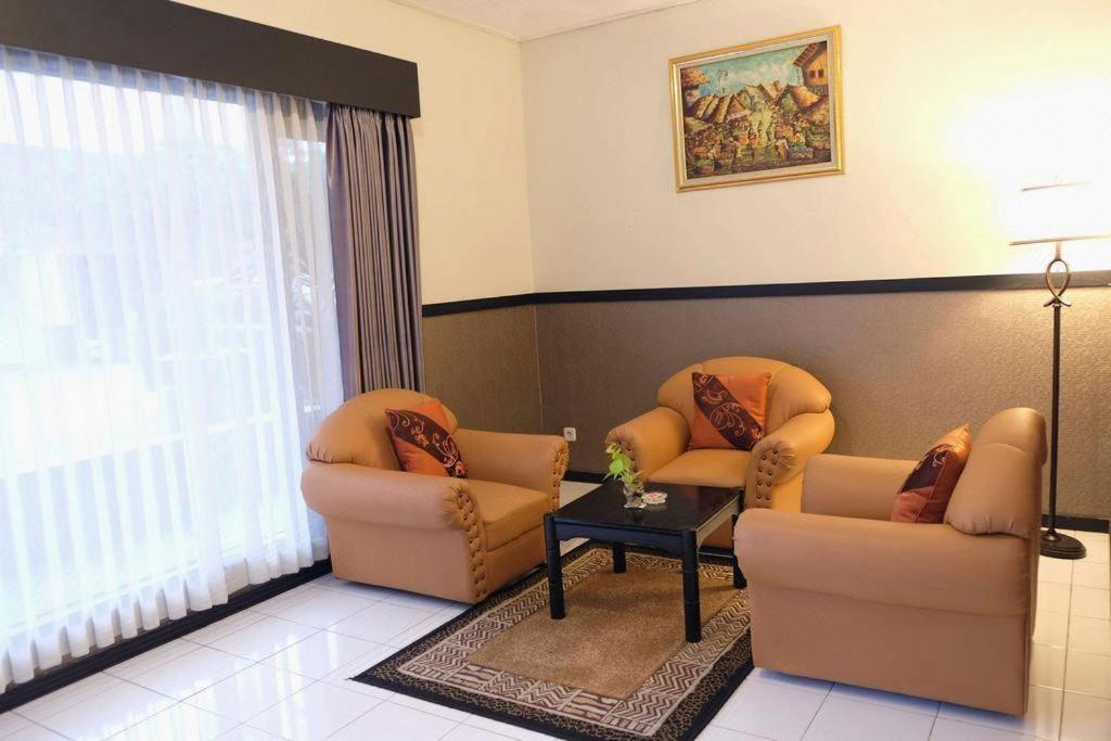 Insumo Palace Hoteles&Resorts Kediri  Exterior foto
