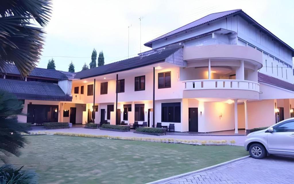 Insumo Palace Hoteles&Resorts Kediri  Exterior foto